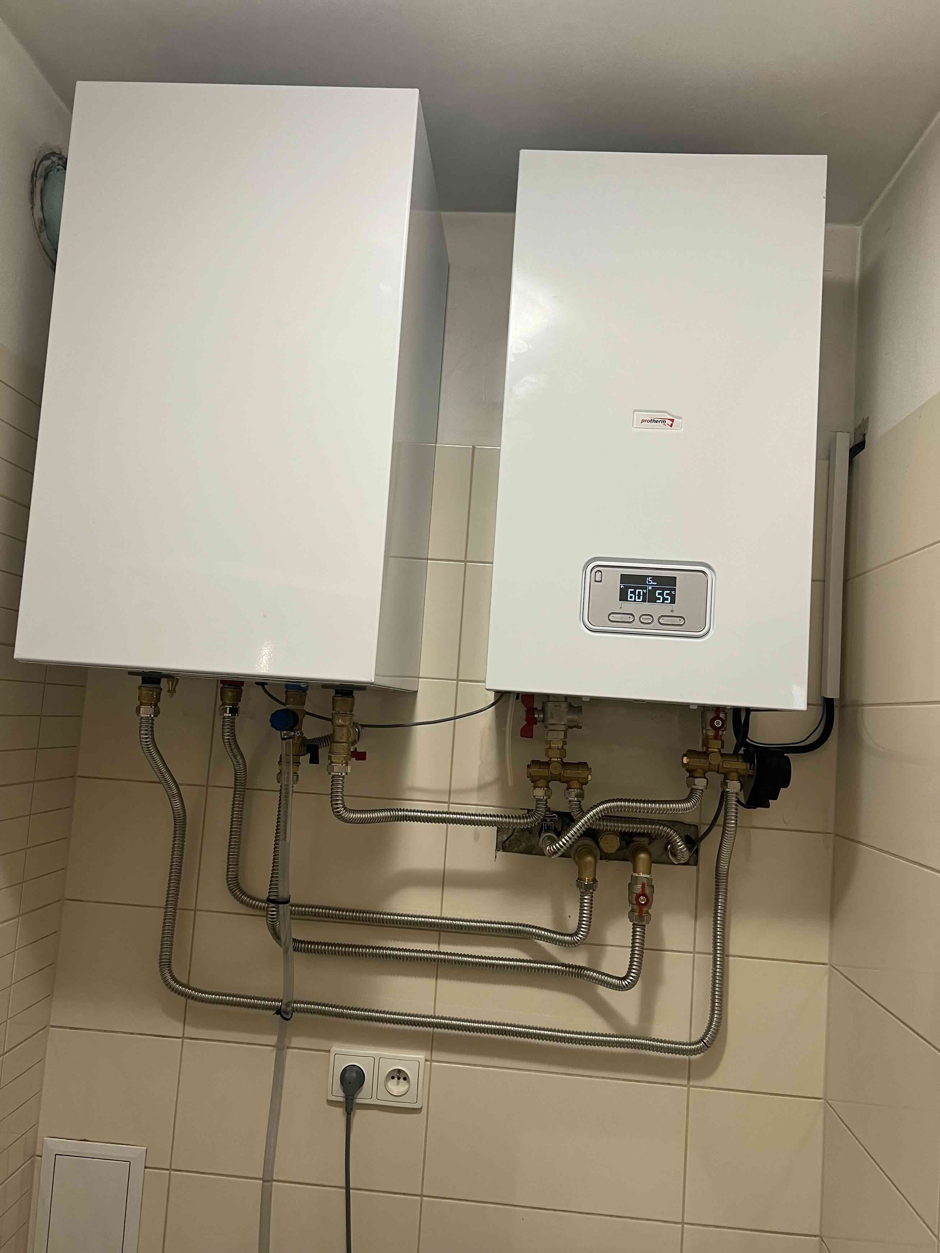 Elektrokotel_Protherm_vedle_sebe_kotelnaklic_CZ